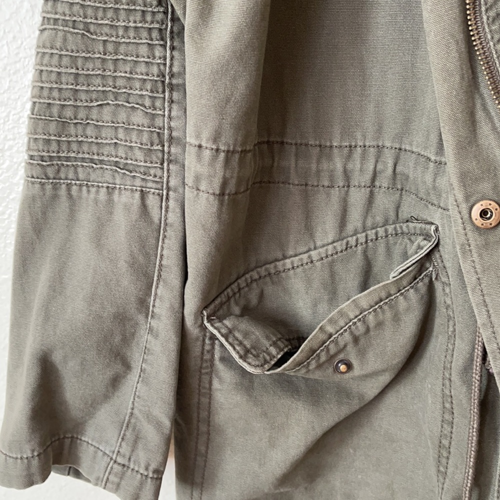 Green jacket - Picture 3 of 5